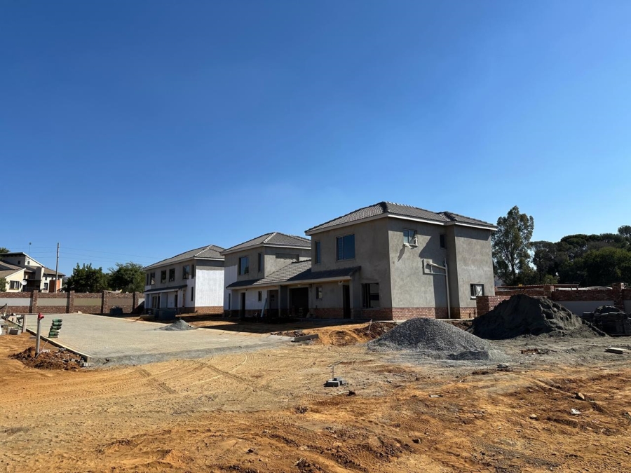 3 Bedroom Property for Sale in Waterval East North West